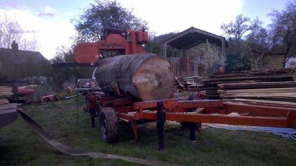 Mobile sawmilling with the woodmizer Mobile sawmilling with the woodmizer