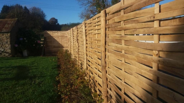 Cleft Chestnut lath panels Cleft Chestnut lath panels