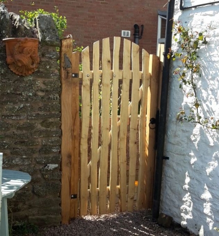 Sawn Oak and Cleft Chestnut Avenbury gate with arch top Rustic Sawn Oak and Cleft Chestnut Avenbury gate with arch top