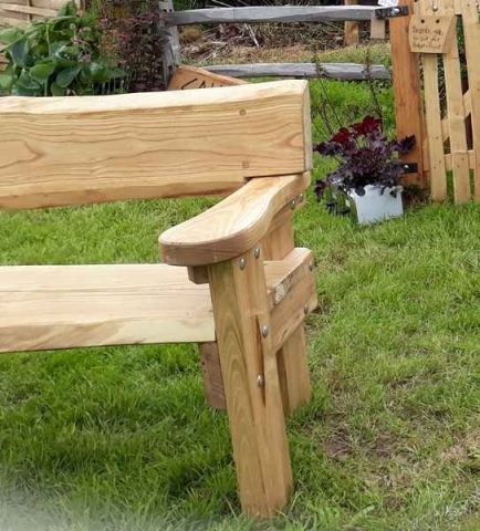 Cleft Chestnut 'Arthur' bench with arms Cleft Chestnut 'Arthur' bench with arms