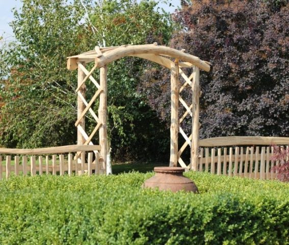 4 Gentle arches are characteristic of our rose arches Gentle arches are characteristic of our chestnut rose arches