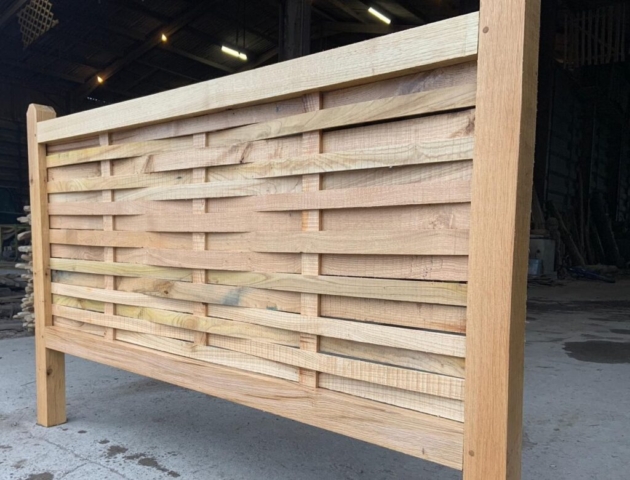 4 Sawn Oak and Chestnut panels Sawn Oak and Chestnut panels