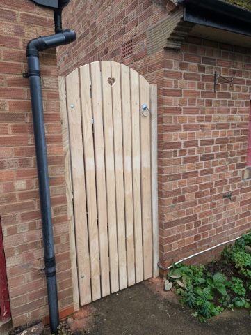 Malvern gate malvern sawn gate chestnut