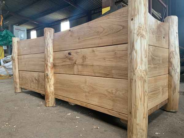 Sawn Chestnut chunky planter Sawn Chestnut chunky planter