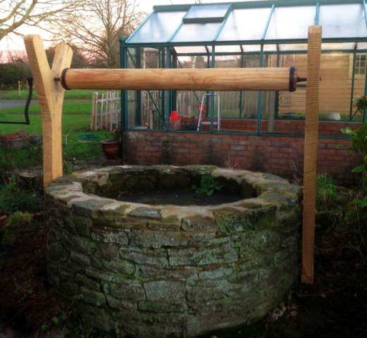 Chestnut well roller and support Chestnut well roller and support