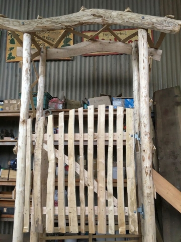 Rustic Chestnut Rose Arch with integral gate Rustic Chestnut Rose Arch with integral gate