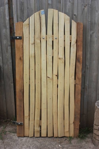 Sawn Oak and cleft Chestnut Avenbury Gate Sawn Oak and cleft Chestnut Avenbury Gate