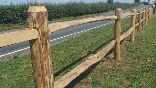 20 Mortised Estate grade cleft Chestnut post and rail at the entrance to our old yard, looking the other way ;-) Mortised Estate grade cleft Chestnut post and rail at the entrance to Leighton Court, looking the other way ;-)