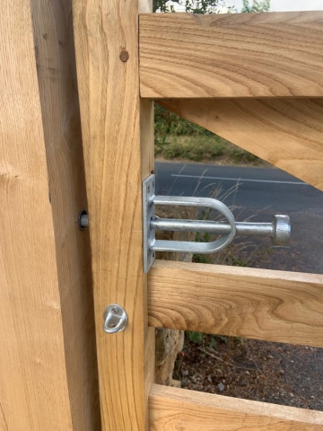 Latch detail on sawn Chestnut gate Latch detail on sawn Chestnut gate