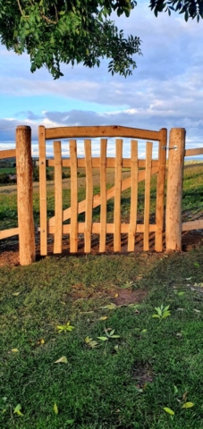 Harvest gate Cleft Chestnut Harvest Gate