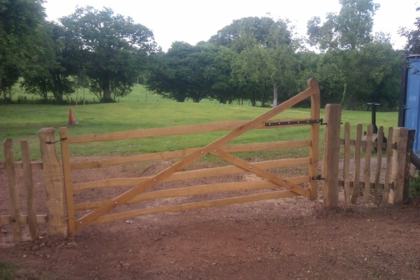 Cleft Chestnut Devon gate Rustic Cleft Chestnut Devon gate