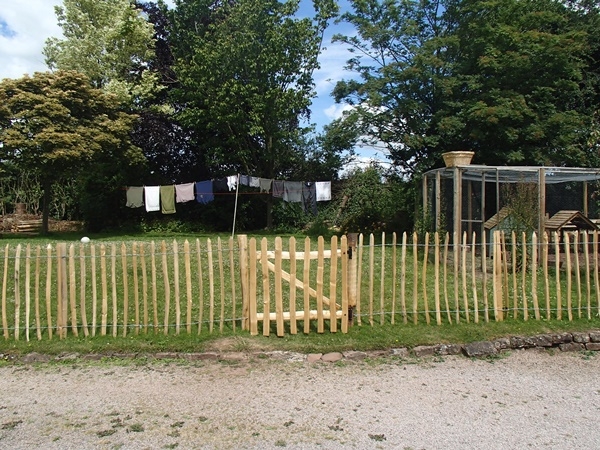 048 Paling and wicket gate Cleft Chestnut paling with wicket gate