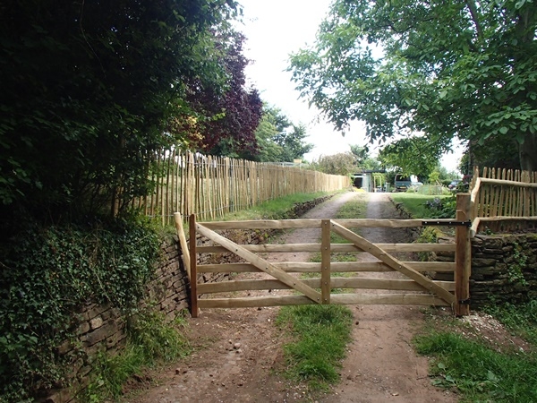 Sawn Oak and cleft Chestnut Mordiford gate Rustic Sawn Oak and cleft Chestnut Mordiford gate