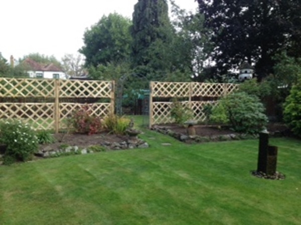 13 Cleft Chestnut diamond trellis panels Cleft Chestnut diamond trellis panels